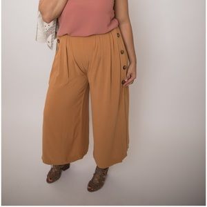Neutral side button pant
